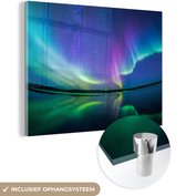MuchoWow® Glasschilderij 80x60 cm - Schilderij acrylglas - Noorderlicht - Sterrenhemel - Reflectie - Foto op glas - Schilderijen