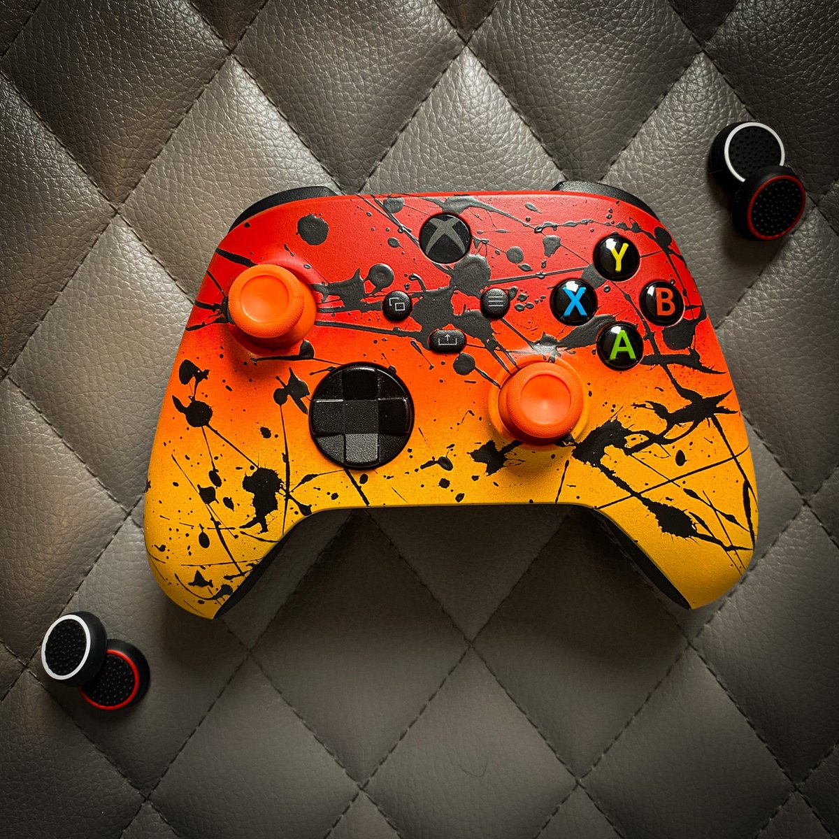 Afslag11 . Custom behuizing geschikt voor de Xbox X/S controller - 'Inferno Madness'