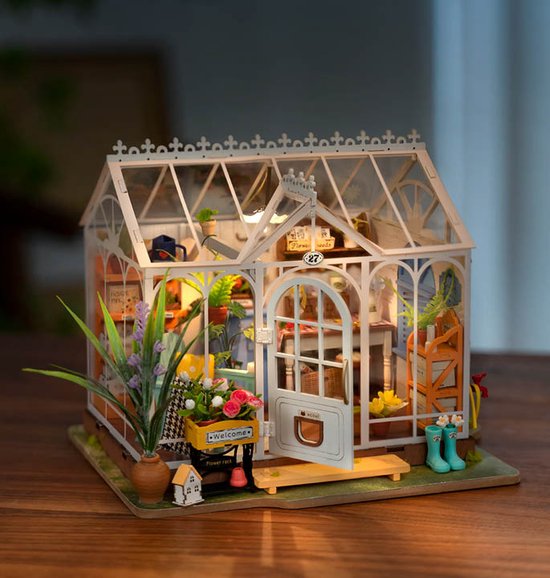 ROBOTIME Maison de Poupées en Bois - NO.17 Café, DIY Miniature House,  Cadeau de Modèle de Maison d'Artisanat Bricolage, Maquette 3D a Construire,  Jouets Faits à la Main pour Enfants : 