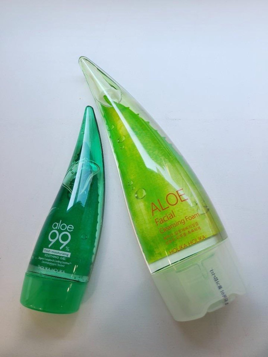 Goedkoopste Holika Holika set met aloe 99 soothing gel 250ml en aloe Facial Cleansing Foam 150ml