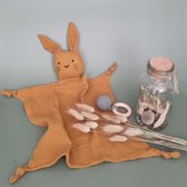 Hydrofiele knuffel konijn - okergeel - knuffeldoek - doudou - konijn - organisch katoen - Bamboe - Slaapknuffel - Peuter - Baby