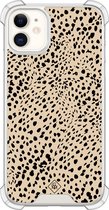 Casimoda® hoesje - Geschikt voor iPhone 11 - Stippen bruin abstract - Shockproof case - Extra sterk - Siliconen/TPU - Bruin/beige, Transparant