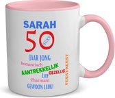 Akyol - sarah 50 jaar jong koffiemok - theemok - roze - 49+1 - mensen die 50 zijn geworden - 50 jaar sarah en abraham cadeau - jubileum man en vrouw - mok met opdruk - verjaardagsmok - grappige tekst mok - jarig - verjaardag - 350 ML contenu