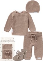 Noppies - Geschenkverpakking met kledingset - Taupe - 4delig - Broek Grover - trui Pino - Muts Rosita - Slofjes Nelson - Maat 62