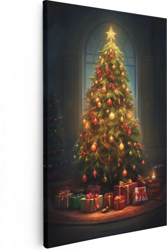 Un sapin de Noël magnifiquement décoré avec une étoile dorée, des boules et des guirlandes, entouré de cadeaux.