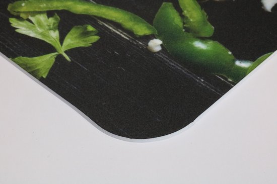 BWK Stevige Ronde Placemat - Zalm met Noten op Houten Bord - Set van 8 Placemats - 50x50 cm - 1 mm dik Polystyreen - Afneembaar