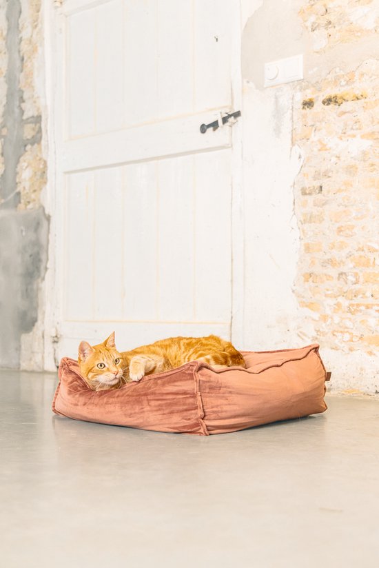 Designed by Lotte Kattenmand Fluweel Fluco Grijs 45 x 45 x 35 cm