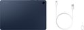 De achterkant van de donkerblauwe Samsung Galaxy Tab A9+ met de Samsung-logo, een camera, USB-kabel en simkaart-tool.