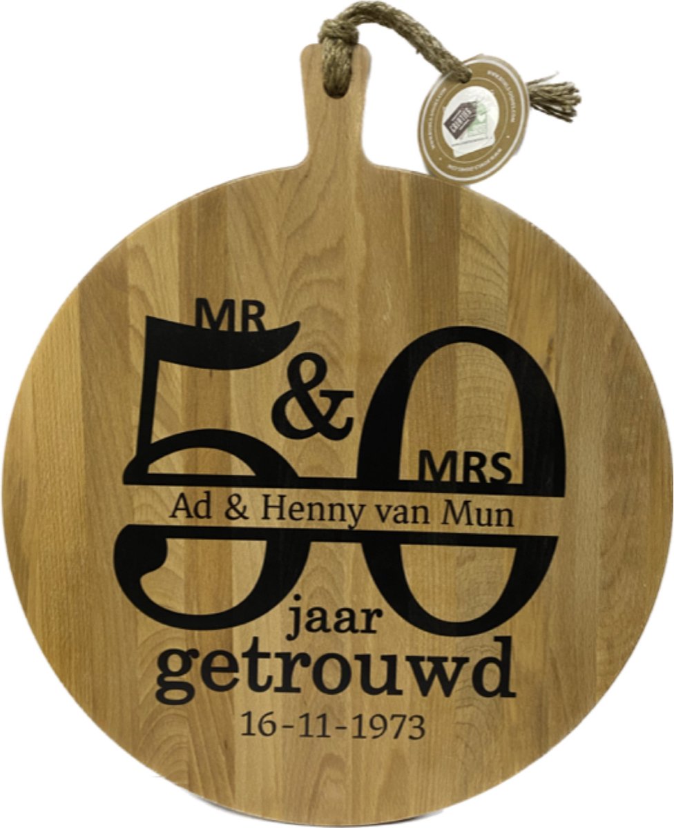 Creaties van Hier - serveerplank - 50 jaar getrouwd - 35 cm - gepersonaliseerd cadeau - hout