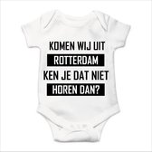 Soft Touch Rompertje met Tekst - Feyenoord Rompertje - Komen wij uit Rotterdam? - Coming Soon Rompertje - Wit/Zwart | Baby rompertje met leuke tekst | | kraamcadeau | 3 tot 6 maanden | GRATIS verzending
