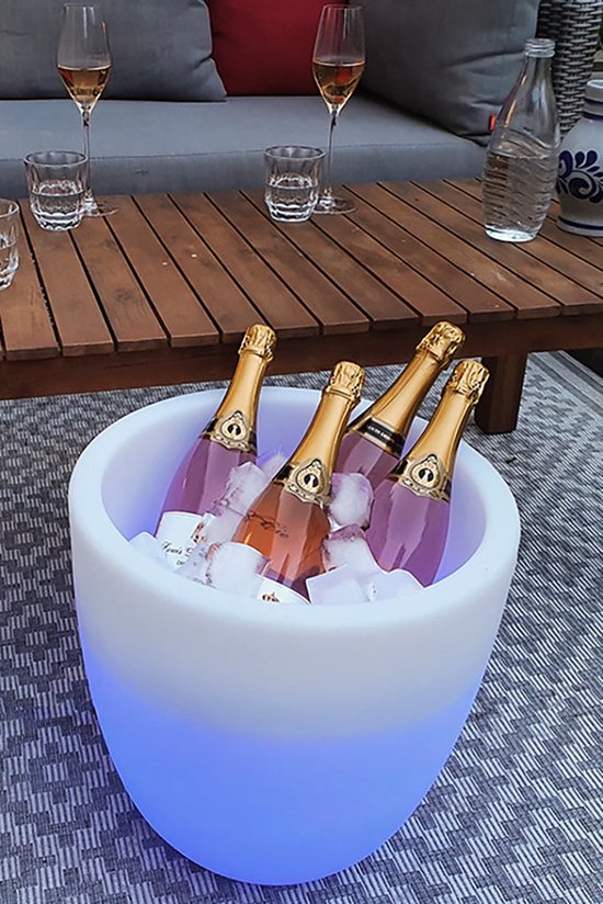 Dieser LED-Flaschenkühler von Tchibo ist der Hit bei jeder Gartenparty