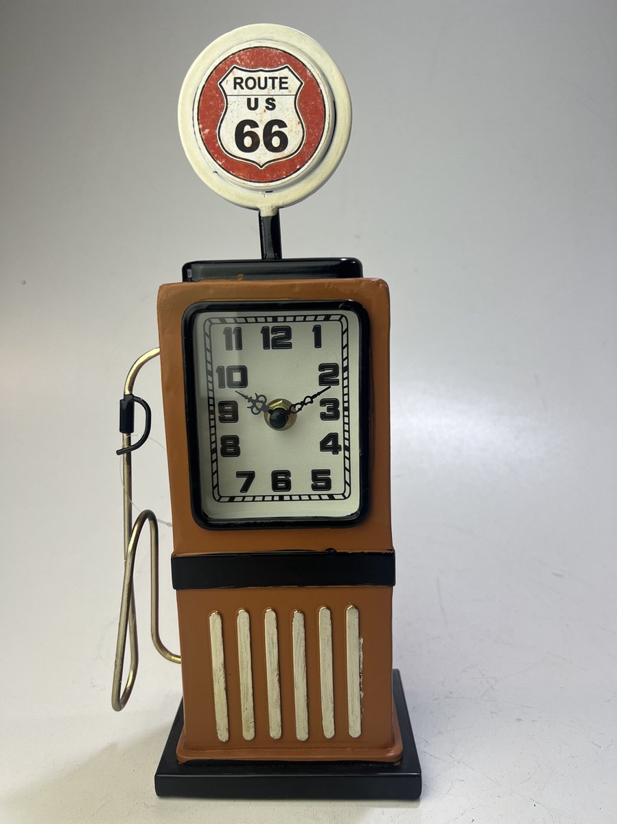 Retro Route 66 benzinepomp klok - bureauklok Bruin / oranje metaal.