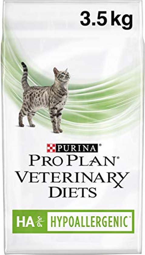 Zak kattenvoer Purina Pro Plan Veterinary Diets HA Hypoallergenic 3.5 kg met een gestreepte kat.
