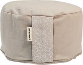 Beige meditatierol met een wit geometrisch patroon op een stoffen band en een Samarali label.