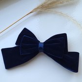 Bows and Flowers Haarstrik XL Velvet | 13x8cm | Satijnen details | Navy/Donkerblauw | Alligator clip