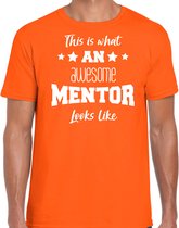 Bellatio Decorations cadeau t-shirt voor heren - awesome mentor - docent/leraar bedankje - oranje XL