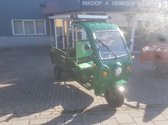 Tuk Tuk elektrische, bromfiets driewieler Cargo 500 met kunststof cabine en zonnepaneel