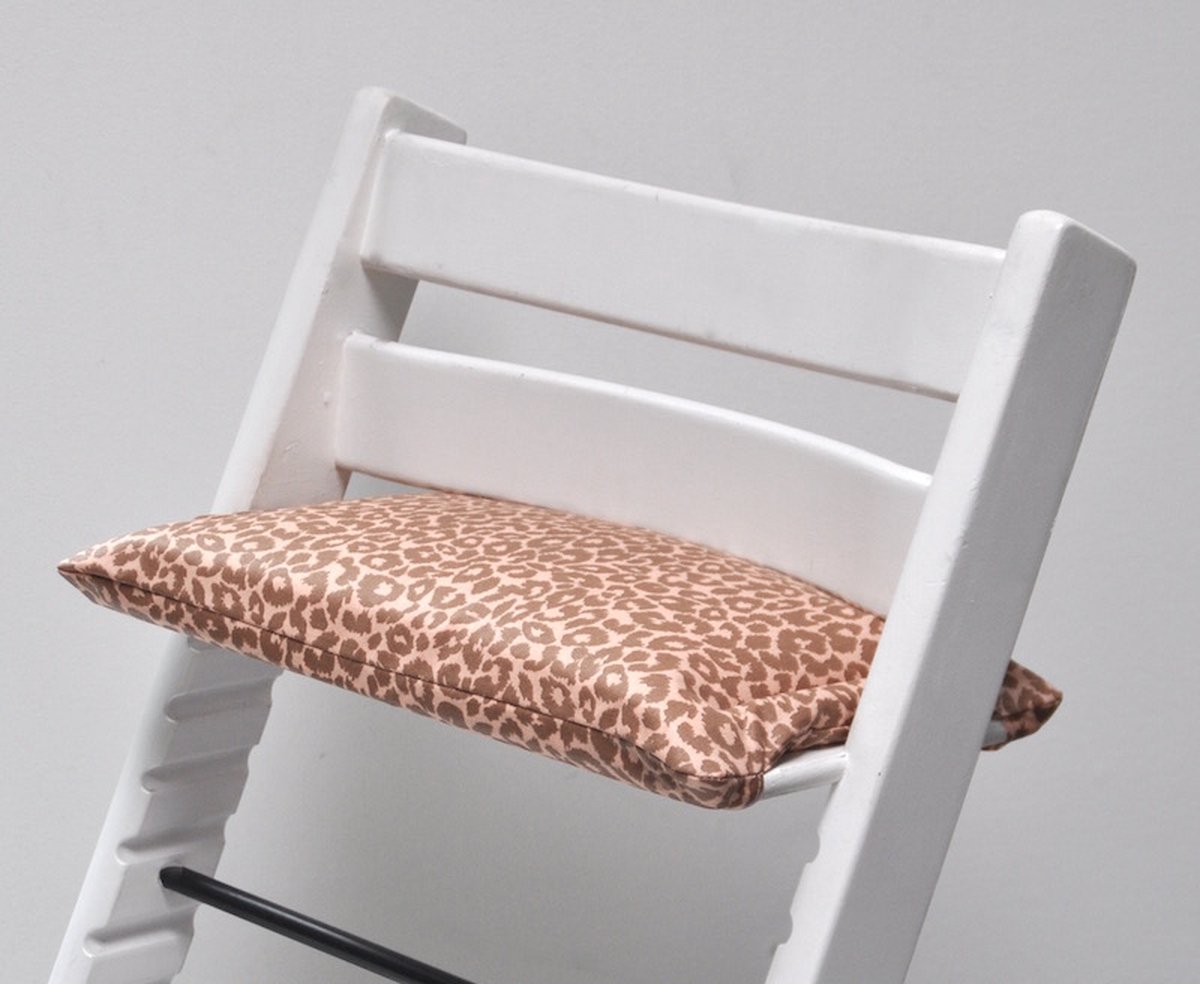 Leopard cognac zitkussen voor de stokke tripp trapp kinderstoel- gecoat-vuilafstotend-panterprint-liefleukenhip