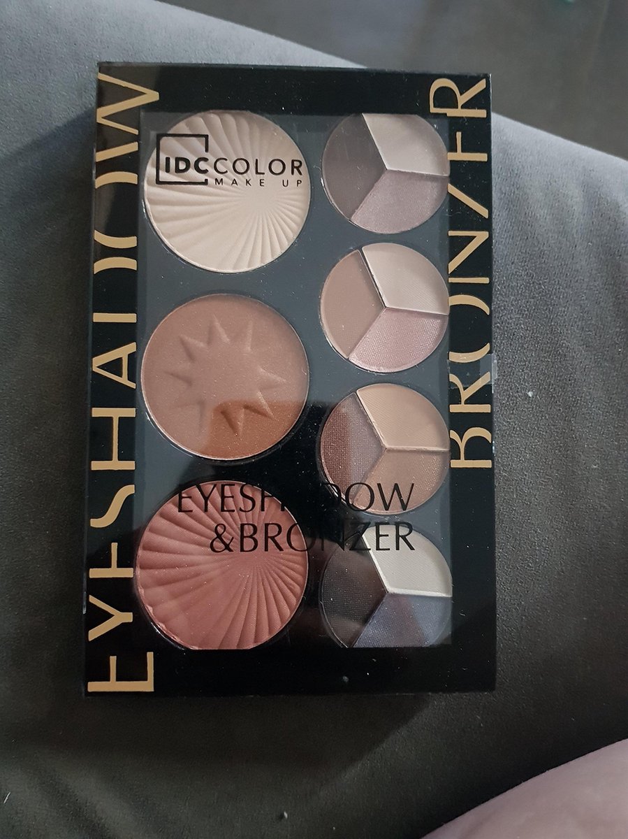 Magic Studio Eyeshadow & Bronzer Palette 23 G