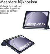 iMoshion Tablet Hoes Geschikt voor Samsung Galaxy Tab A9 - iMoshion Trifold Hardcase Bookcase - Donkerblauw