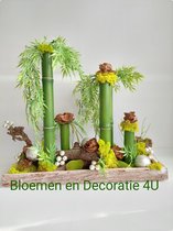 Uniek en fraai kerstbloemstuk met bamboetakken en echte takken en geconserveerde mos zilver kerstballen/ hoogte 50 cm/ bloemstuk met kunstbloemen / bloemdecoratie / cadeau