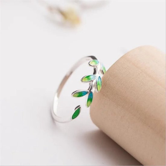 Umbra Flore - Ring met blaadjes - Groene blaadjes - Verstelbaar