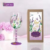 Kleurrijke wijnglazen paarse lavendel gepersonaliseerd handgeschilderd wijnglas cadeau voor vrouwen met geschenkdoos, 15 oz