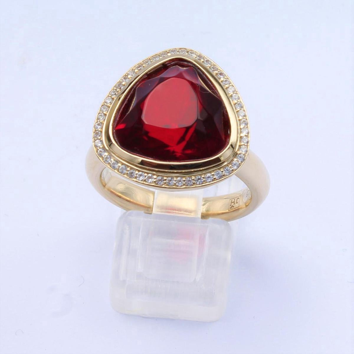 Brigada - ring met driehoekige barnsteen en zirkonia steentjes - 14 karaats goud verguld - 925 sterling zilver - maat 20