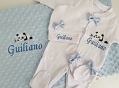SZN Designs - Kraamcadeau jongen - Pyjama set met deken - Panda - Blauw - Geborduurd met naam
