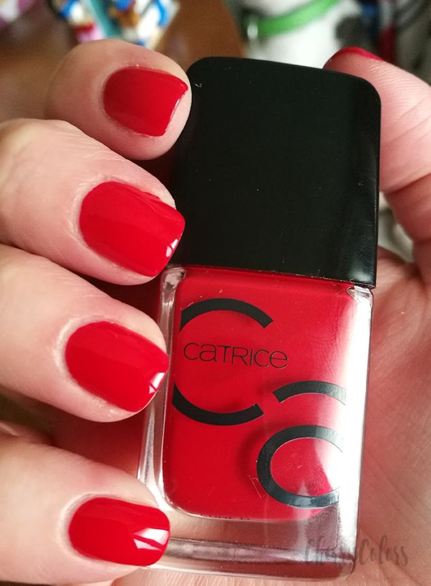 Catrice Iconails gel lacquer #05 it's all about that red