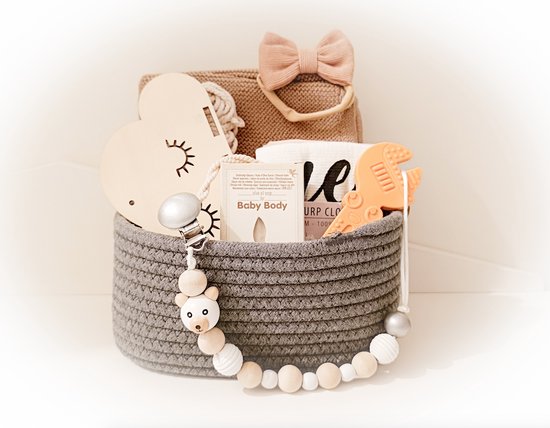 Foto: Naturalem kraamcadeau meisje mandje met natuurlijke artikelen baby geboorte set geschenk set speenkoord dekentje bijtring natuurlijke materialen new born set