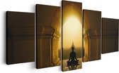 Artaza Canvas Schilderij Vijfluik Man Doet Yoga In Een Boeddha Tempel - 200x100 - Groot - Foto Op Canvas - Canvas Print