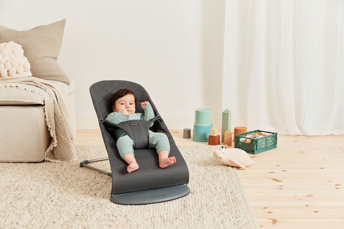 BabyBjörn Wipstoel Bliss - Geweven klassiek quilt - Antraciet - Ergonomisch - Verstelbaar - Inklapbaar thumbnail 5