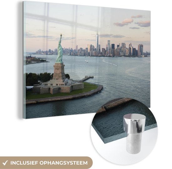 MuchoWow® Glasschilderij 90x60 cm - Schilderij acrylglas - New York - Vrijheidsbeeld - Amerika - Foto op glas - Schilderijen