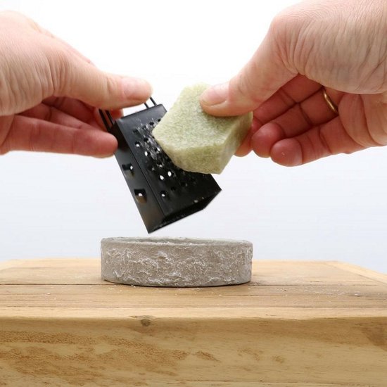 Ideas4seasons Coffret cadeau cubes d'ambre/cubes parfumés - pin - comprenant un brûleur de parfum et une mini râpe