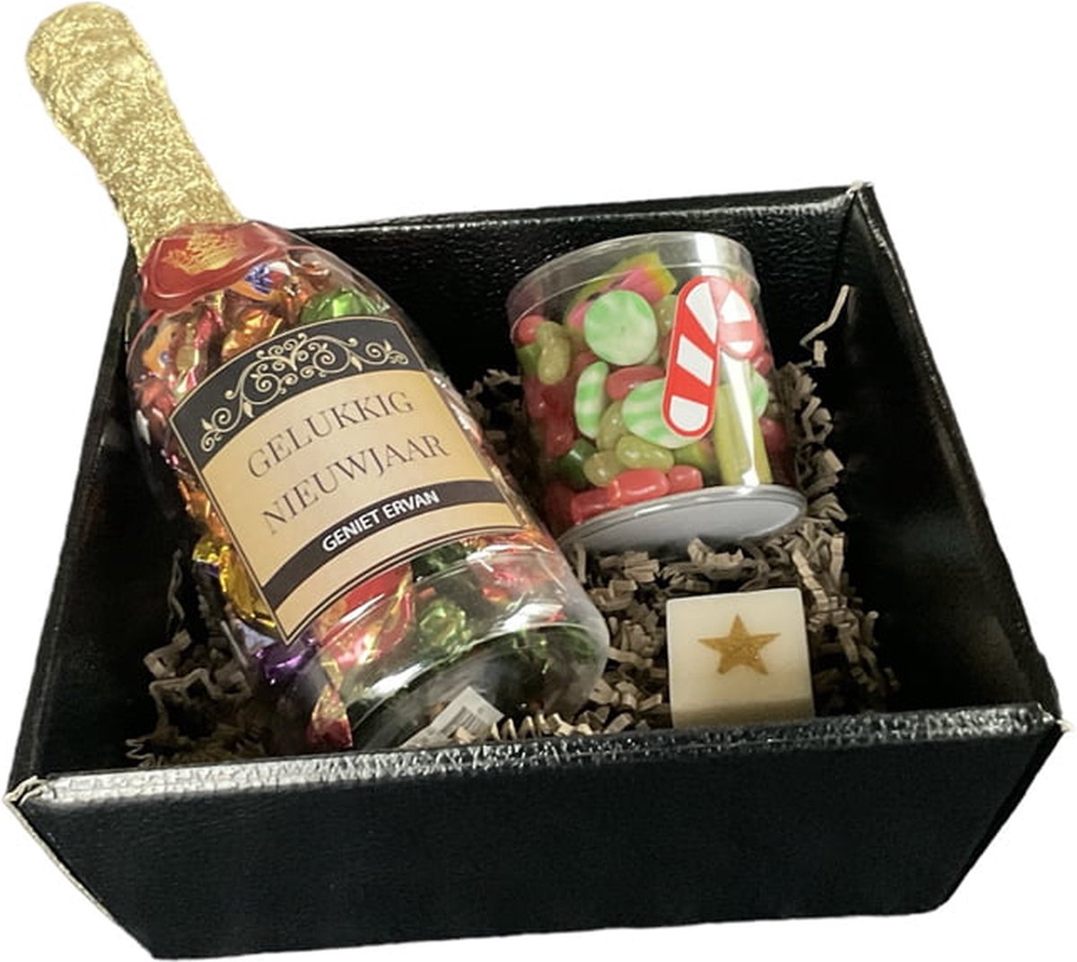 Kerstpakket - Gelukkig Nieuwjaar - Champagnefles - Toffeemix - sorini bonbons - Kokertje - Snoep - Kaarsje - Cadeauverpakking