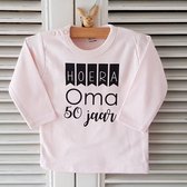 Shirtje Hoera oma 50 60 65 70 75 jaar baby shirt tekst voor jongen of meisje cadeau aankondiging bekendmaking zwangerschap