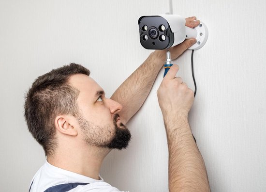 Beveiligingscamera Buiten - Buitencamera met nachtzicht - Bewakingscamera - IP Camera - Wifi - Full HD 1080P - Werkt met Tuya App en Google Home - Waterbestendig (HWC404) van HomeWizard — afbeelding 4