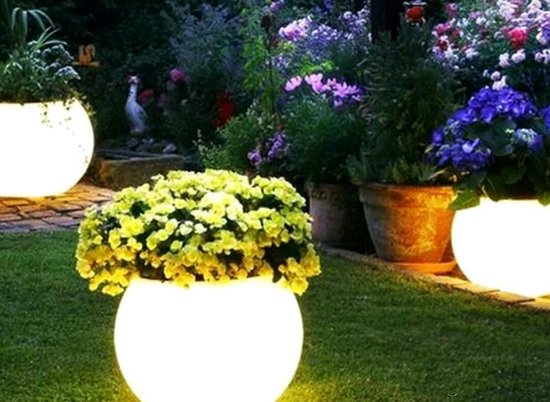 Ten einde raad ernstig beetje Bloembak plantenbak rond led verlichting - 16 kleuren RGB - spatwaterdicht  oplaadbaar... | bol.com