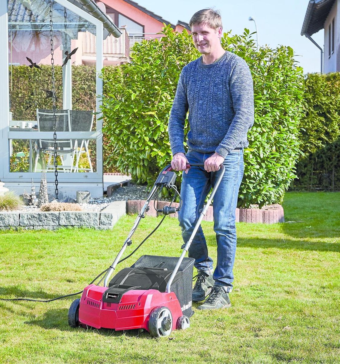 Einhell Elektrische Verticuteerder/Beluchter GC-SA 1231/1 - 1200 W - Voor gazons tot 300 m² - Tot 9 mm werkdiepte - 16 messen - 45 beluchtingsklauwen - 28 L opvangbak thumbnail 5