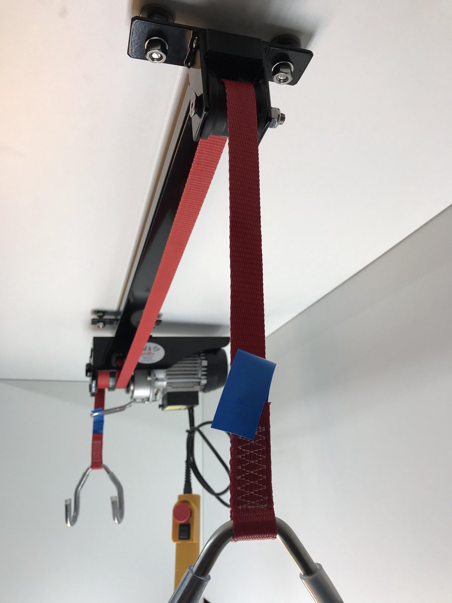Takel en Co Electrische Fietslift zwart met rode hijsbanden 125kg met CE-Keur certificering
