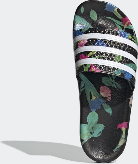 adidas ADILETTE W Dames Slippers - Core Black/Ftwr White/Core Black | bol. com
