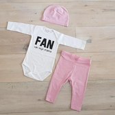 Baby Meisjes Setje 3-delig cadeau geboorte newborn | maat 62-68 | roze mutsje roze broekje en wit romper lange mouw tekst zwart fan van mijn mama