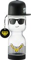 Une gourde transparente au design de garçon hip-hop, avec une casquette noire, des lunettes de soleil et une chaîne dorée.