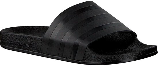 Onveilig microfoon achterstalligheid adidas Adilette Slippers Volwassenen - Zwart - Maat 39 | bol.com