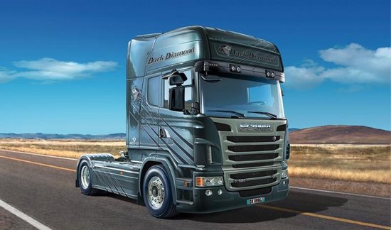 Gedetailleerde illustratie van de Scania R620 V8 'Dark Diamond' op de weg.