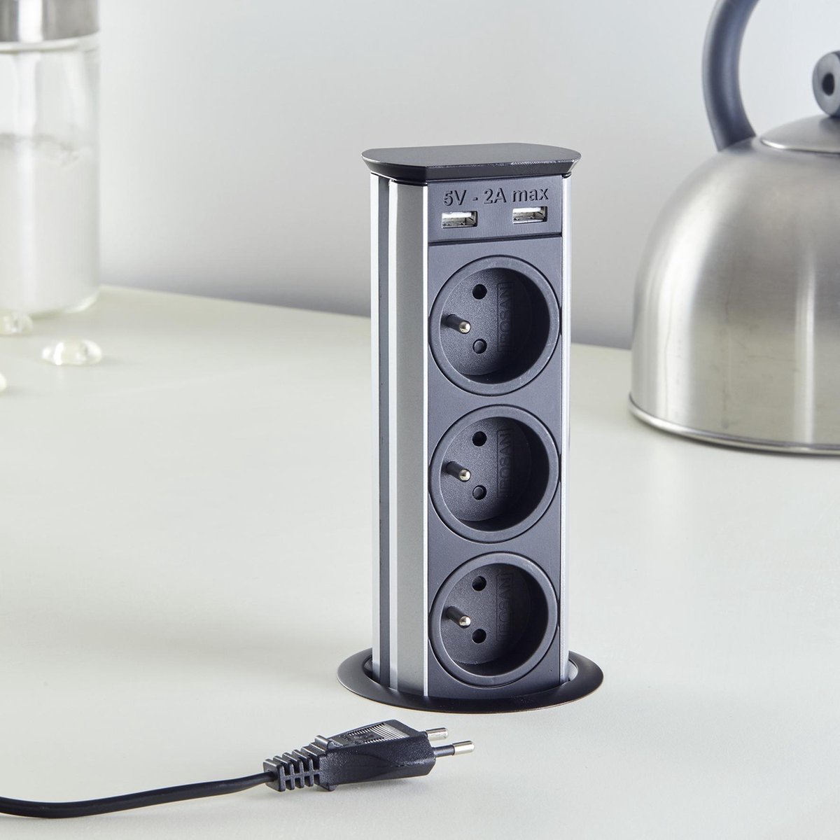 Station D'alimentation Motorisée FittingsCo Avec Chargeur Sans Fil Qi - Argent, 3 Ports UK