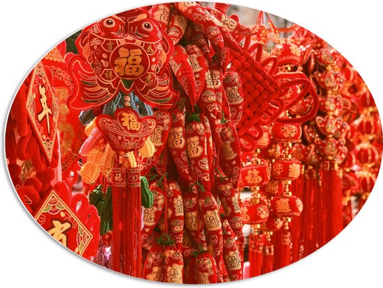 PVC Schuimplaat Ovaal - Kraam Vol Rode Chinese Versieringen - 80x60 cm Foto op Ovaal (Met Ophangsysteem)