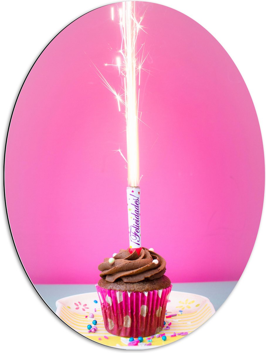 Dibond Ovaal - Verjaardagscupcake met Chocolade Topping en Fontein - 60x80 cm Foto op Ovaa