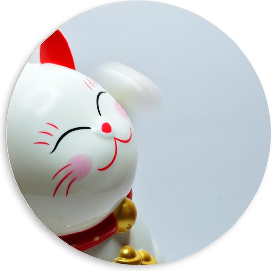 PVC Schuimplaat Muurcirkel - Japans Maneki Neko Kattenbeeldje in het Rood met Wit en Goud - 80x80 cm Foto op Muurcirkel (met ophangsysteem)